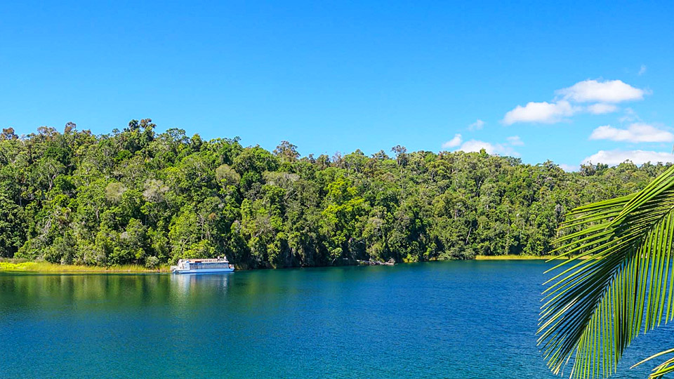 lake barrine